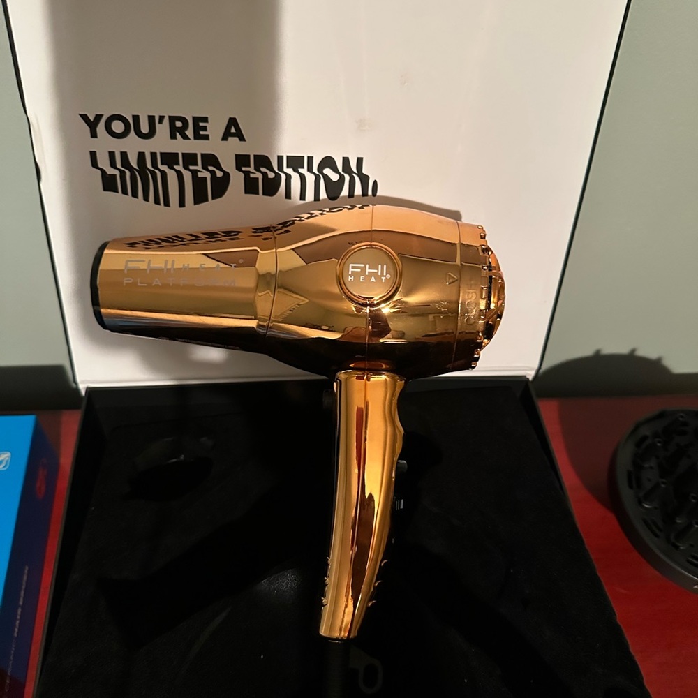 FHI Heat Platform 1900 Rose Gold Dryer – Limited Edition